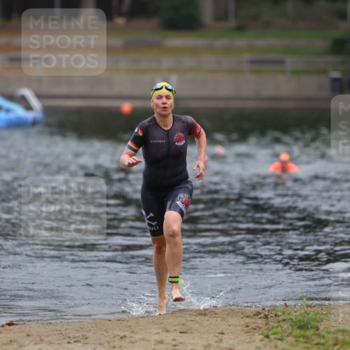14.09.2025 - Stadtparktriathlon Michael Strokosch http://msf.ph/oto/8866274 14.09.2025 09:16:06 Schwimmen 446 meine-sportfotos.de
