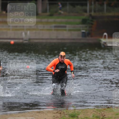 14.09.2025 - Stadtparktriathlon Michael Strokosch http://msf.ph/oto/8866297 14.09.2025 09:16:33 Schwimmen 440, 504 meine-sportfotos.de