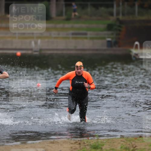 14.09.2025 - Stadtparktriathlon Michael Strokosch http://msf.ph/oto/8866299 14.09.2025 09:16:33 Schwimmen 440, 504 meine-sportfotos.de