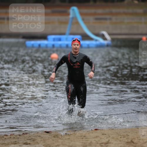 14.09.2025 - Stadtparktriathlon Michael Strokosch http://msf.ph/oto/8866335 14.09.2025 09:16:58 Schwimmen 465 meine-sportfotos.de