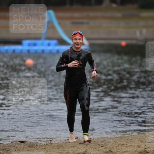 14.09.2025 - Stadtparktriathlon Michael Strokosch http://msf.ph/oto/8866342 14.09.2025 09:16:59 Schwimmen 465 meine-sportfotos.de