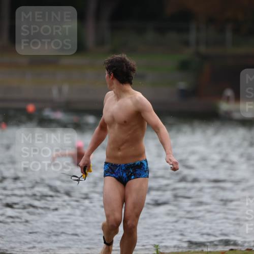 14.09.2025 - Stadtparktriathlon Michael Strokosch http://msf.ph/oto/8866384 14.09.2025 09:42:18 Schwimmen 549 meine-sportfotos.de
