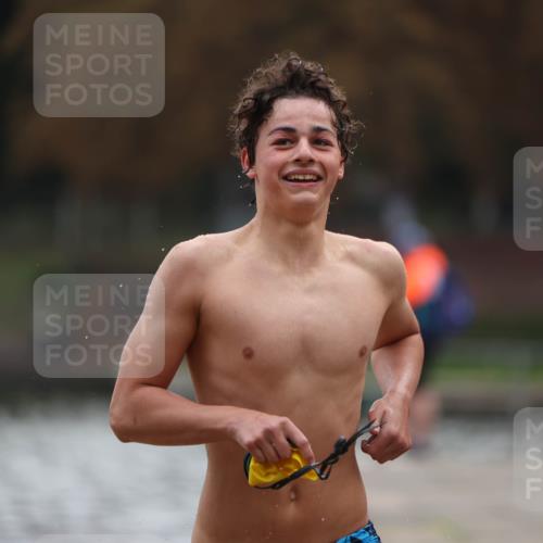 14.09.2025 - Stadtparktriathlon Michael Strokosch http://msf.ph/oto/8866395 14.09.2025 09:42:20 Schwimmen 549 meine-sportfotos.de