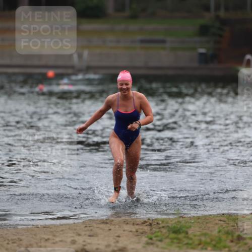 14.09.2025 - Stadtparktriathlon Michael Strokosch http://msf.ph/oto/8866412 14.09.2025 09:42:33 Schwimmen 574 meine-sportfotos.de