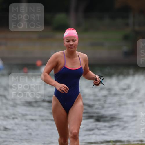 14.09.2025 - Stadtparktriathlon Michael Strokosch http://msf.ph/oto/8866426 14.09.2025 09:42:36 Schwimmen 574 meine-sportfotos.de