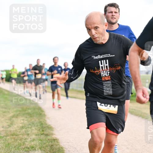 14.09.2025 - Airport Race Dr. Thomas Lammeyer http://msf.ph/oto/8866435 14.09.2025 12:07:11 Laufen 2074, 6 meine-sportfotos.de