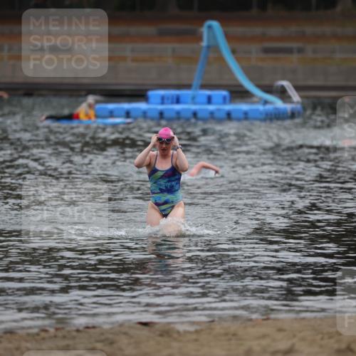 14.09.2025 - Stadtparktriathlon Michael Strokosch http://msf.ph/oto/8866441 14.09.2025 09:43:28 Schwimmen 605 meine-sportfotos.de