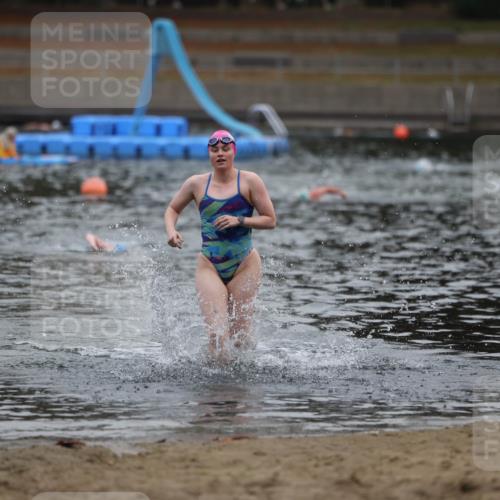 14.09.2025 - Stadtparktriathlon Michael Strokosch http://msf.ph/oto/8866447 14.09.2025 09:43:30 Schwimmen 605 meine-sportfotos.de