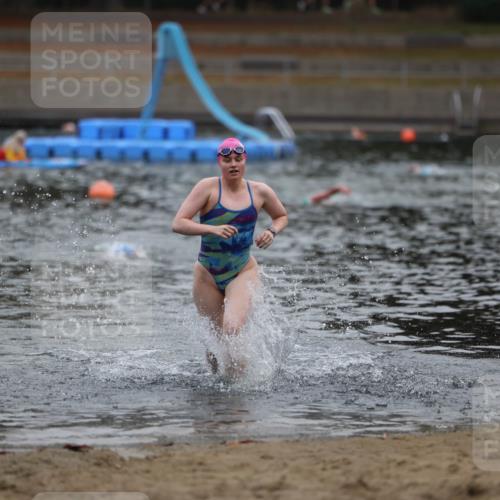 14.09.2025 - Stadtparktriathlon Michael Strokosch http://msf.ph/oto/8866449 14.09.2025 09:43:31 Schwimmen 605 meine-sportfotos.de