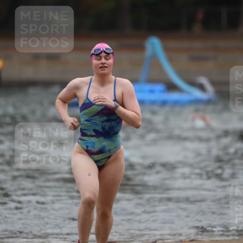 14.09.2025 - Stadtparktriathlon Michael Strokosch http://msf.ph/oto/8866459 14.09.2025 09:43:34 Schwimmen 605 meine-sportfotos.de