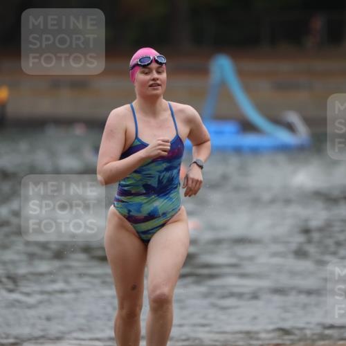 14.09.2025 - Stadtparktriathlon Michael Strokosch http://msf.ph/oto/8866461 14.09.2025 09:43:34 Schwimmen 605 meine-sportfotos.de