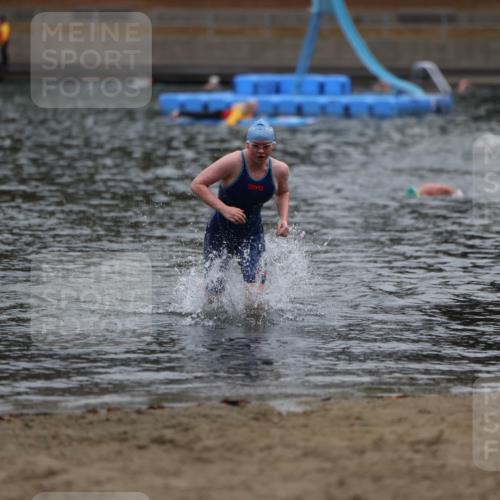 14.09.2025 - Stadtparktriathlon Michael Strokosch http://msf.ph/oto/8866468 14.09.2025 09:43:44 Schwimmen 575 meine-sportfotos.de