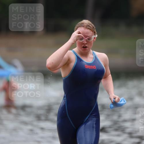 14.09.2025 - Stadtparktriathlon Michael Strokosch http://msf.ph/oto/8866486 14.09.2025 09:43:49 Schwimmen 575 meine-sportfotos.de