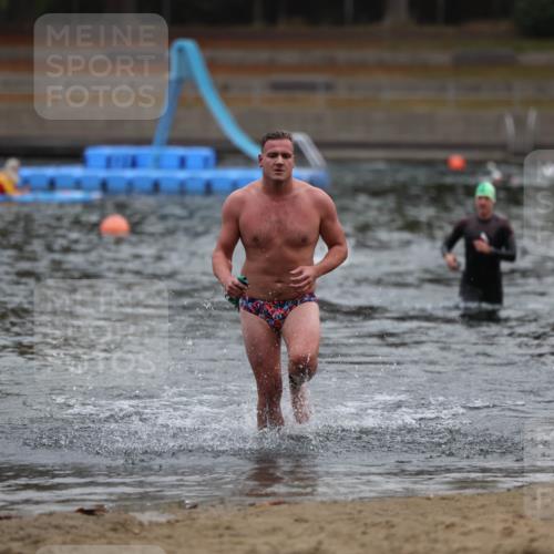 14.09.2025 - Stadtparktriathlon Michael Strokosch http://msf.ph/oto/8866491 14.09.2025 09:43:59 Schwimmen 564 meine-sportfotos.de