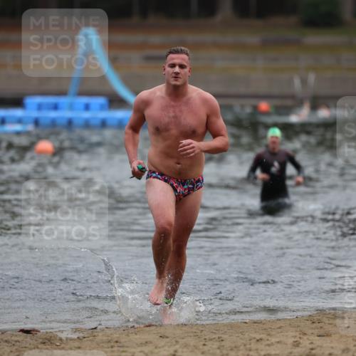 14.09.2025 - Stadtparktriathlon Michael Strokosch http://msf.ph/oto/8866493 14.09.2025 09:44:01 Schwimmen 564 meine-sportfotos.de