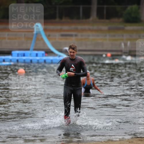 14.09.2025 - Stadtparktriathlon Michael Strokosch http://msf.ph/oto/8866508 14.09.2025 09:44:10 Schwimmen 548 meine-sportfotos.de