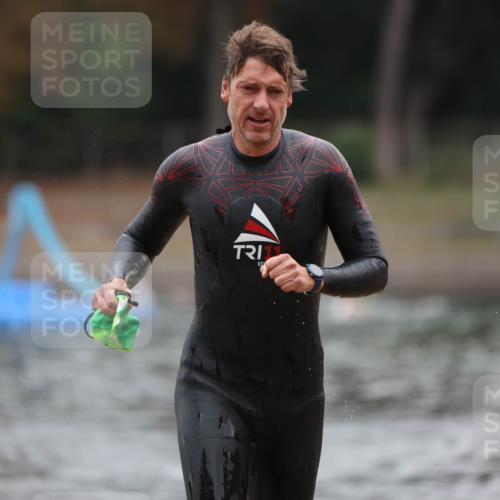 14.09.2025 - Stadtparktriathlon Michael Strokosch http://msf.ph/oto/8866526 14.09.2025 09:44:15 Schwimmen 512, 548 meine-sportfotos.de