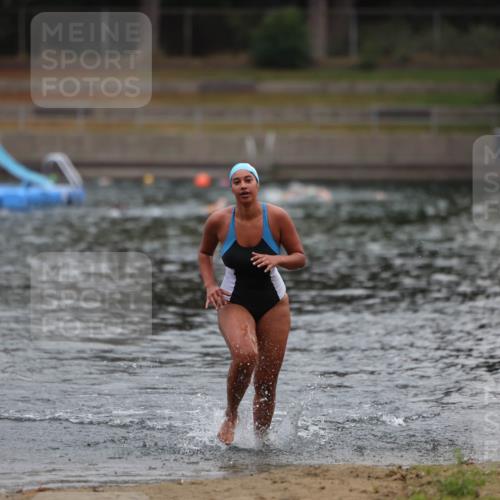 14.09.2025 - Stadtparktriathlon Michael Strokosch http://msf.ph/oto/8866530 14.09.2025 09:44:20 Schwimmen 512, 548 meine-sportfotos.de