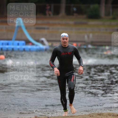 14.09.2025 - Stadtparktriathlon Michael Strokosch http://msf.ph/oto/8866555 14.09.2025 09:45:15 Schwimmen 554 meine-sportfotos.de