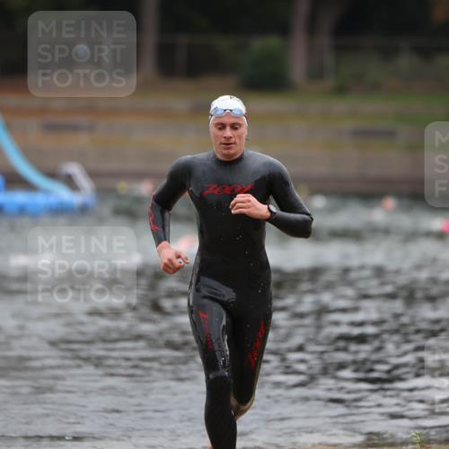 14.09.2025 - Stadtparktriathlon Michael Strokosch http://msf.ph/oto/8866560 14.09.2025 09:45:16 Schwimmen 554 meine-sportfotos.de