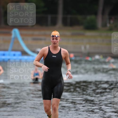 14.09.2025 - Stadtparktriathlon Michael Strokosch http://msf.ph/oto/8866582 14.09.2025 09:45:26 Schwimmen 537 meine-sportfotos.de