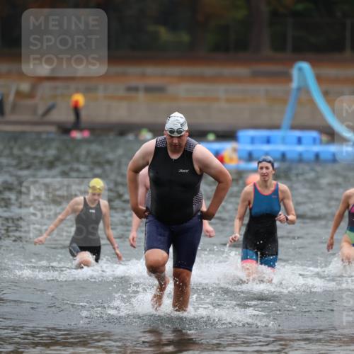 14.09.2025 - Stadtparktriathlon Michael Strokosch http://msf.ph/oto/8866598 14.09.2025 09:45:39 Schwimmen 545, 547, 580, 593 meine-sportfotos.de
