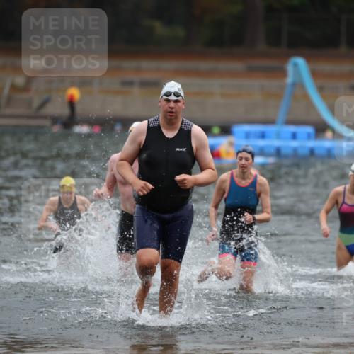 14.09.2025 - Stadtparktriathlon Michael Strokosch http://msf.ph/oto/8866602 14.09.2025 09:45:40 Schwimmen 528, 545, 547, 580, 593, 604 meine-sportfotos.de