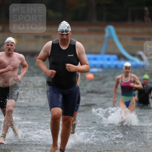 14.09.2025 - Stadtparktriathlon Michael Strokosch http://msf.ph/oto/8866608 14.09.2025 09:45:41 Schwimmen 528, 545, 547, 580, 593, 604 meine-sportfotos.de