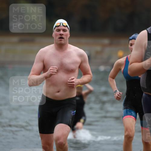 14.09.2025 - Stadtparktriathlon Michael Strokosch http://msf.ph/oto/8866615 14.09.2025 09:45:43 Schwimmen 528, 545, 547, 580, 593, 604 meine-sportfotos.de