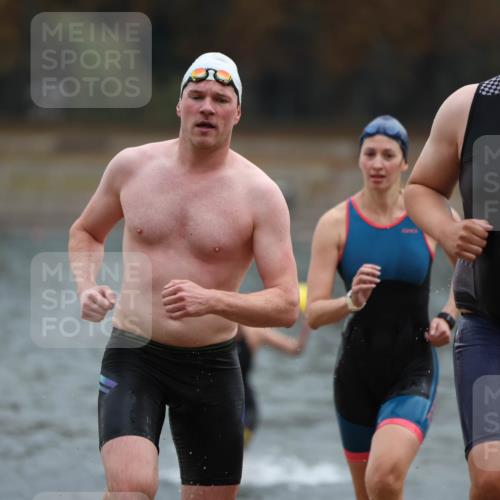 14.09.2025 - Stadtparktriathlon Michael Strokosch http://msf.ph/oto/8866618 14.09.2025 09:45:44 Schwimmen 528, 545, 547, 580, 593, 604 meine-sportfotos.de