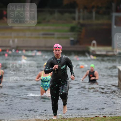 14.09.2025 - Stadtparktriathlon Michael Strokosch http://msf.ph/oto/8866666 14.09.2025 09:46:17 Schwimmen 594, 610 meine-sportfotos.de