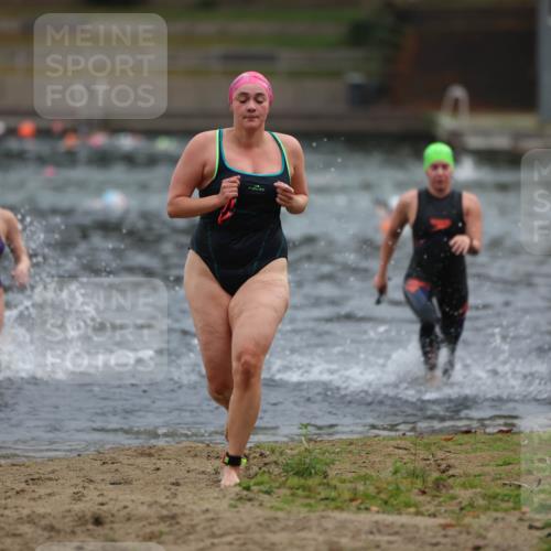 14.09.2025 - Stadtparktriathlon Michael Strokosch http://msf.ph/oto/8866705 14.09.2025 09:46:28 Schwimmen 511, 594, 596, 620 meine-sportfotos.de