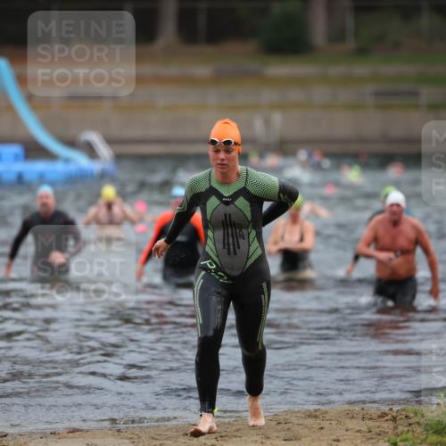 14.09.2025 - Stadtparktriathlon Michael Strokosch http://msf.ph/oto/8866742 14.09.2025 09:46:55 Schwimmen 523, 563, 584 meine-sportfotos.de