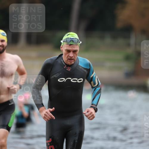 14.09.2025 - Stadtparktriathlon Michael Strokosch http://msf.ph/oto/8866795 14.09.2025 09:47:15 Schwimmen 570, 597, 598 meine-sportfotos.de