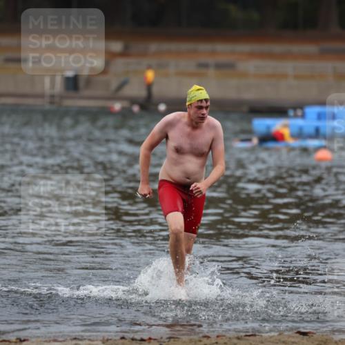 14.09.2025 - Stadtparktriathlon Michael Strokosch http://msf.ph/oto/8866841 14.09.2025 09:47:40 Schwimmen 606 meine-sportfotos.de