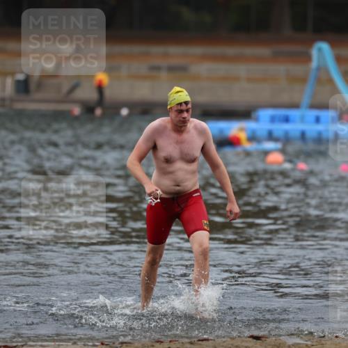 14.09.2025 - Stadtparktriathlon Michael Strokosch http://msf.ph/oto/8866843 14.09.2025 09:47:41 Schwimmen 606 meine-sportfotos.de