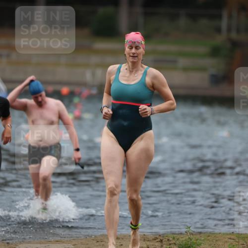 14.09.2025 - Stadtparktriathlon Michael Strokosch http://msf.ph/oto/8866851 14.09.2025 09:47:53 Schwimmen 606, 608, 609, 660 meine-sportfotos.de