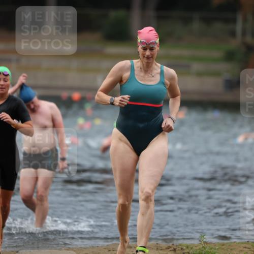 14.09.2025 - Stadtparktriathlon Michael Strokosch http://msf.ph/oto/8866852 14.09.2025 09:47:54 Schwimmen 608, 609, 660 meine-sportfotos.de