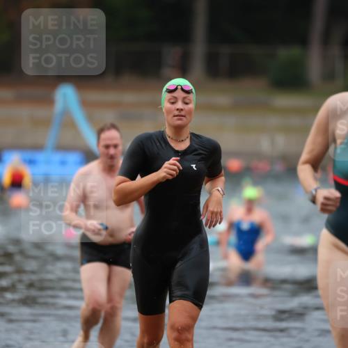 14.09.2025 - Stadtparktriathlon Michael Strokosch http://msf.ph/oto/8866859 14.09.2025 09:47:56 Schwimmen 608, 609, 660 meine-sportfotos.de