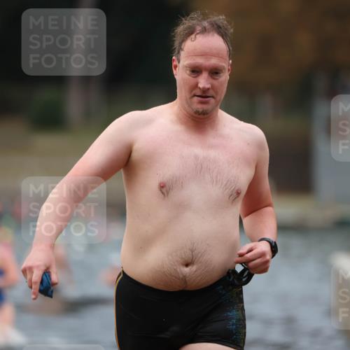 14.09.2025 - Stadtparktriathlon Michael Strokosch http://msf.ph/oto/8866877 14.09.2025 09:48:00 Schwimmen 608, 609, 616, 660 meine-sportfotos.de