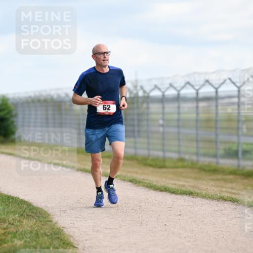 14.09.2025 - Airport Race Dr. Thomas Lammeyer http://msf.ph/oto/8866882 14.09.2025 12:07:40 Laufen 221, 62 meine-sportfotos.de