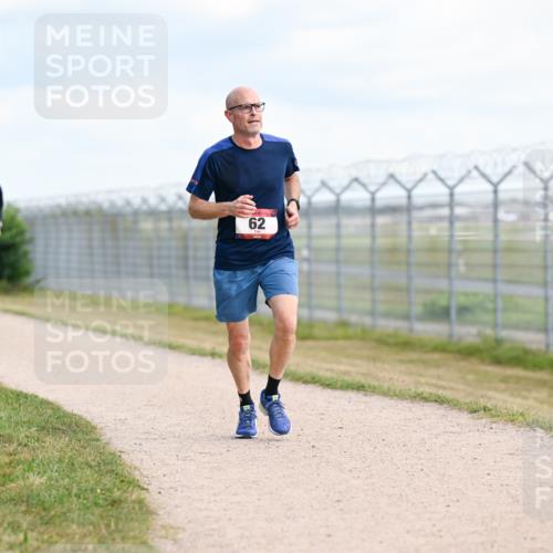 14.09.2025 - Airport Race Dr. Thomas Lammeyer http://msf.ph/oto/8866895 14.09.2025 12:07:40 Laufen 62, 62 meine-sportfotos.de