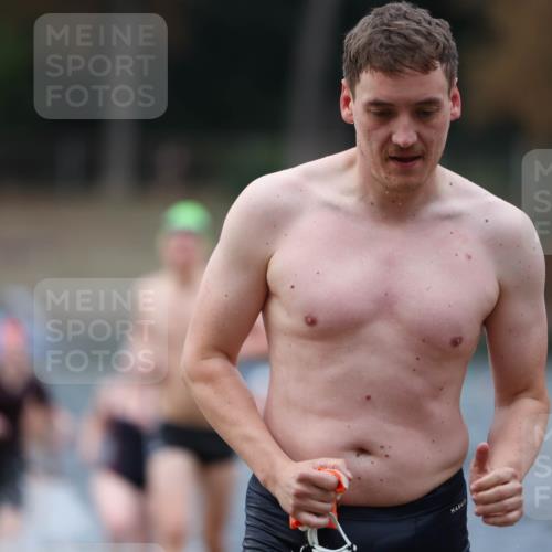 14.09.2025 - Stadtparktriathlon Michael Strokosch http://msf.ph/oto/8866921 14.09.2025 09:48:17 Schwimmen 514, 525, 529, 550, 555, 556, 573, 576, 577, 602, 614, 617 meine-sportfotos.de