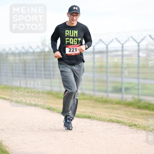 14.09.2025 - Airport Race Dr. Thomas Lammeyer http://msf.ph/oto/8866947 14.09.2025 12:07:44 Laufen 187, 221 meine-sportfotos.de