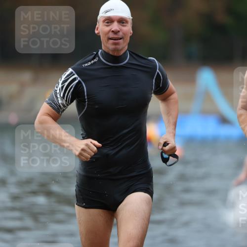 14.09.2025 - Stadtparktriathlon Michael Strokosch http://msf.ph/oto/8866949 14.09.2025 09:48:27 Schwimmen 525, 544, 550, 573, 614 meine-sportfotos.de