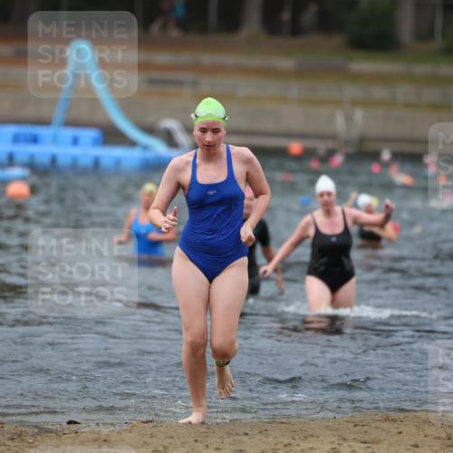 14.09.2025 - Stadtparktriathlon Michael Strokosch http://msf.ph/oto/8866952 14.09.2025 09:48:30 Schwimmen 544, 550, 573, 614, 618 meine-sportfotos.de