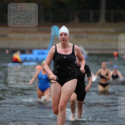 14.09.2025 - Stadtparktriathlon Michael Strokosch http://msf.ph/oto/8866976 14.09.2025 09:48:39 Schwimmen 587, 591, 618 meine-sportfotos.de