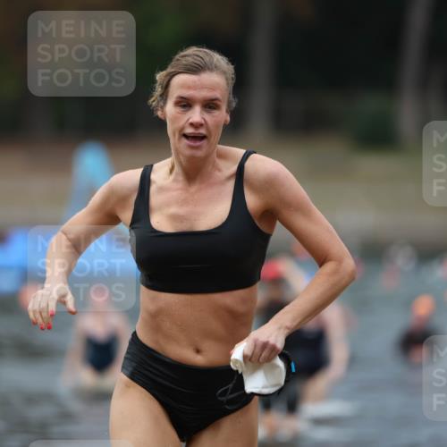 14.09.2025 - Stadtparktriathlon Michael Strokosch http://msf.ph/oto/8867013 14.09.2025 09:48:54 Schwimmen 521, 522, 567 meine-sportfotos.de