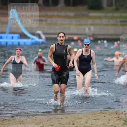 14.09.2025 - Stadtparktriathlon Michael Strokosch http://msf.ph/oto/8867014 14.09.2025 09:48:58 Schwimmen 521, 557, 567, 585 meine-sportfotos.de