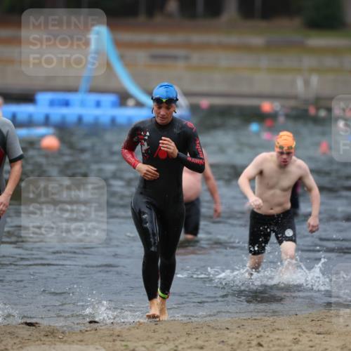 14.09.2025 - Stadtparktriathlon Michael Strokosch http://msf.ph/oto/8867054 14.09.2025 09:49:16 Schwimmen 517, 527, 565, 607 meine-sportfotos.de